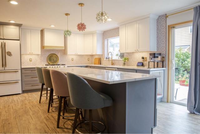 Kitchen Island Installation & Modern Kitchen Update