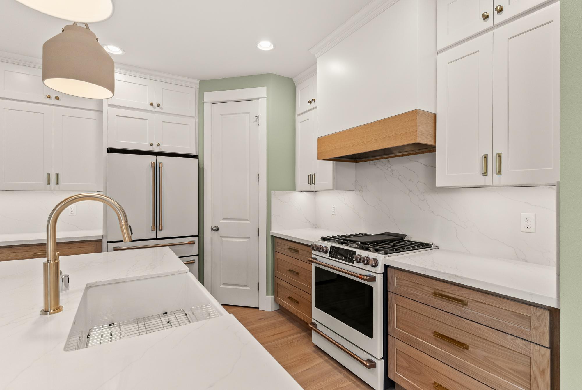 Modern Kitchen Remodel — Kitchen remodeling project